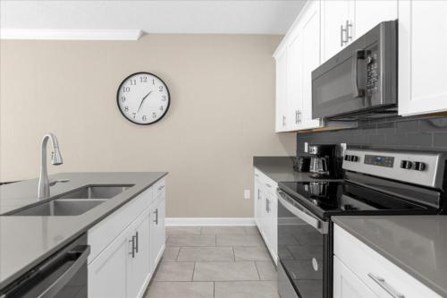 4 Bedrooms- 3 Bathrooms- Champions Gate 1080Ls in Davenport, USA