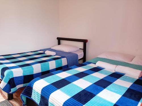 1 double bed, 1 twin bed
