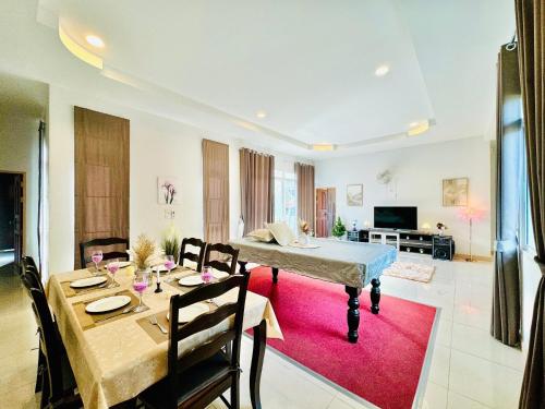 The Paragon Pool Villa Huahin in Hin Lek Fai