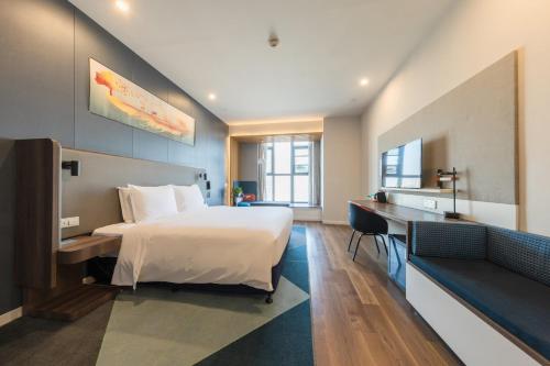 room detail thumbnail 1
