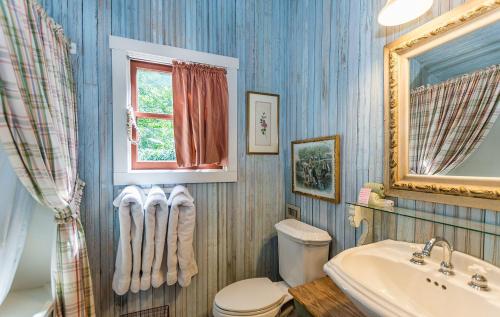Ada's Peach Street Hideaway - Whole House - image 9