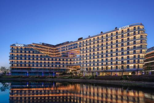 voco Suites Shanghai Hongqiao CBD by IHG, Шанхай