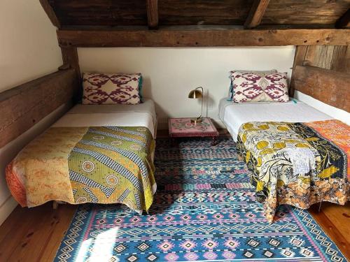 Stunning All-Season Renovated Barn Escape! in East Chatham, USA