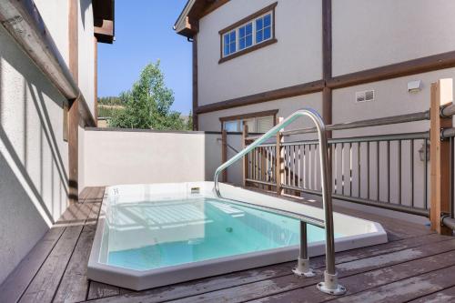 Facilities, The Corral at Breckenridge 206S : 2 in Warrior's Mark