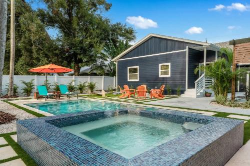 Villa Tessa Pool Mini Golf 8 Miles to Beach in Bradenton, USA