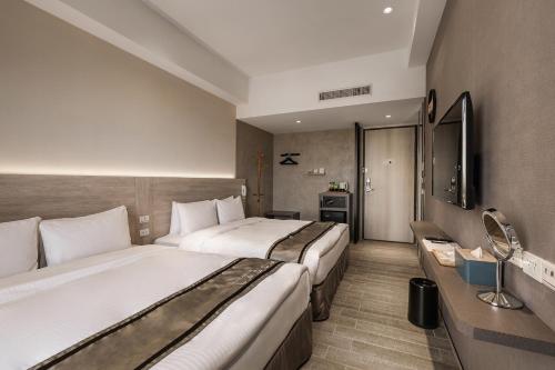 Superior Quadruple Room image 7