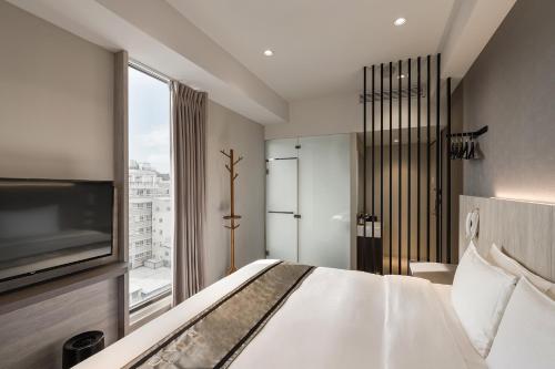 Superior Double Room image 3
