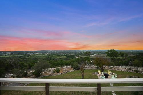 Hill Top Cottage in Fredericksburg, USA