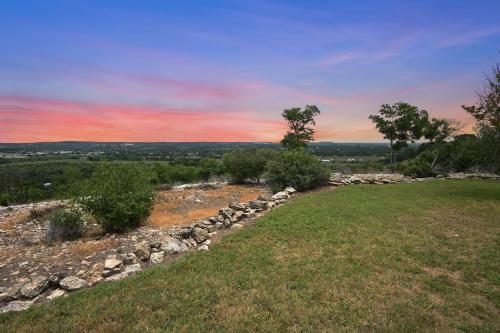 Hill Top Cottage in Fredericksburg, USA