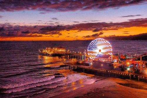 Sunny Santa Monica Retreat One Bedroom Apartment in Los Angeles, USA
