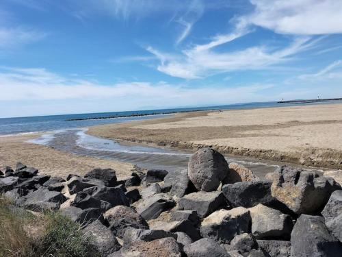 Le Bosquet, superbe rez de jardin, parking, clim,650m plage Grau d'agde near Thai Phitsanulok Restaurant