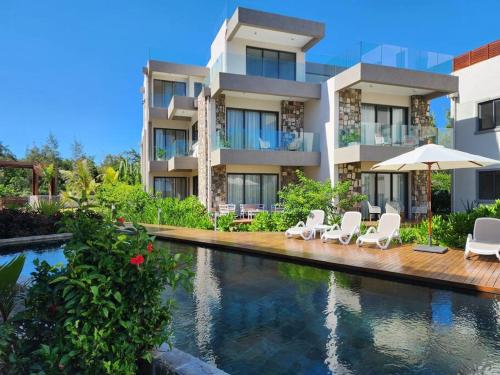 Penthouse Beachfront Ocean Terraces residence, Poste Lafayette-Apt-D3