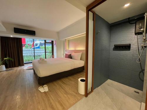 Standard Double Room image 1