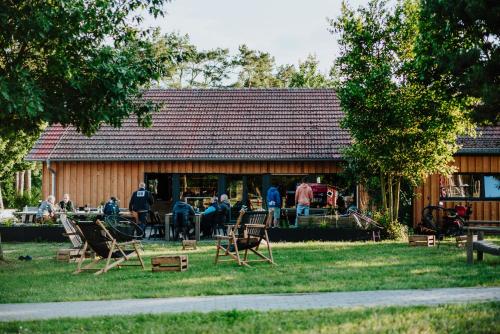 Tiny Houses & Schwedenhäuser Ahoi Camp Canow (Tiny Houses & Schwedenhauser Ahoi Camp Canow) in Wustrow