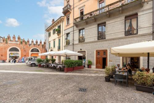 A környék, Palazzo Biasini by Postcardsfrom near Piazza dei Signori
