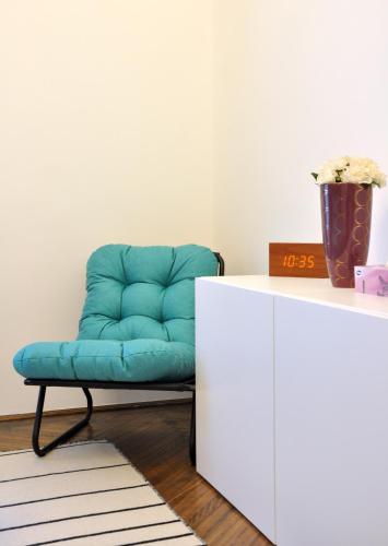 White Dream Home - image 14