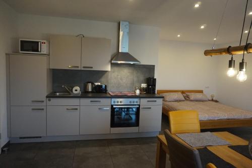 Konyha, Wohnung 2 im Kirschblütenhof (Wohnung 2 im Kirschblutenhof) in Ingelheim am Rhein