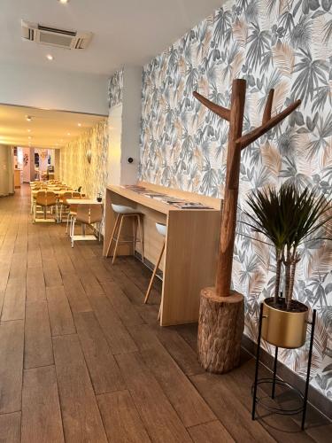 Kyriad Paris 18 - Porte de Clignancourt - Montmartre - image 8