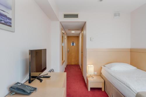 Riga Islande Hotel with FREE Parking