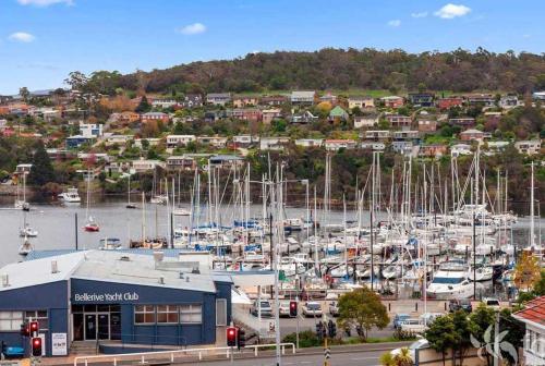 Mountain View Villa-close to shops-10min to CBD