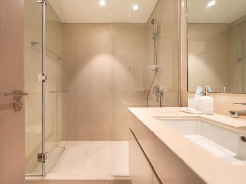 Skyline 2 Bedroom Apartment I Burj Khalifa & Fountain Views I Free Gym, Pool, Parking, Wi-Fi and PS5, Dubaj (zdjęcie 10)