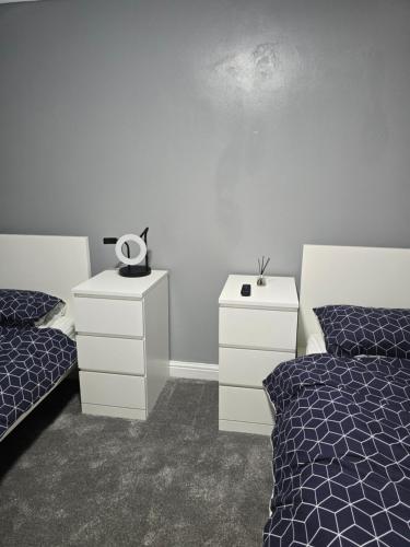 Manchester - House - Sleeps 6 - Parking - Garden, Manchester (photo 9)