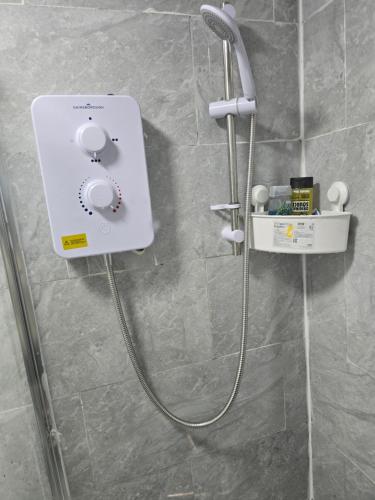 Manchester - House - Sleeps 6 - Parking - Garden, Manchester (photo 7)