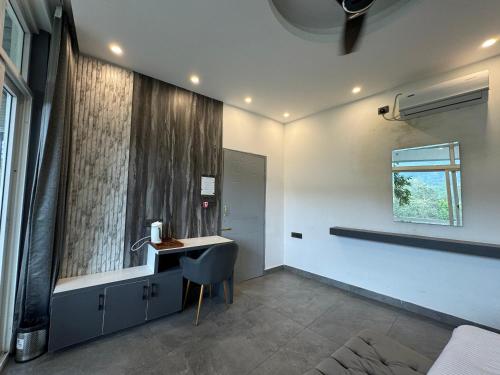 Two-Bedroom House image 8
