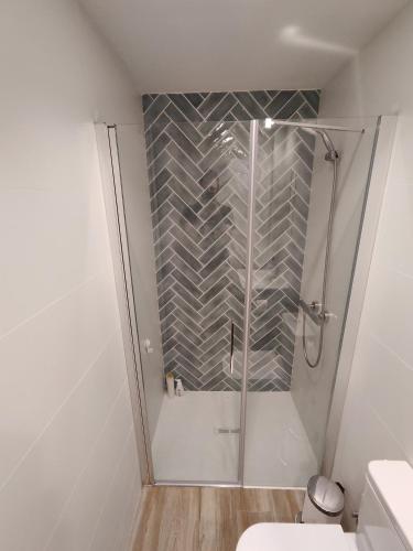 Zuhanyzó, Apartamento Independiente IFEMA - Aeropuerto Barajas in Hortaleza