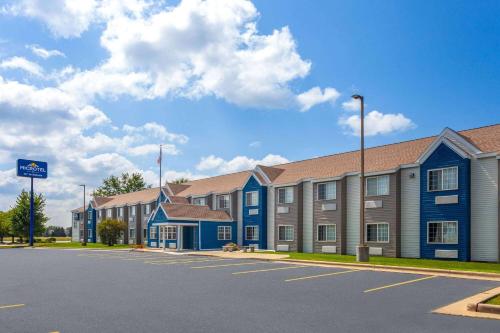 Microtel Inn by Wyndham Janesville - main image
