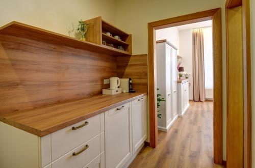 Deluxe Double Room with Extra Bed image 4