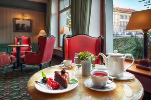 Hotel Savoy Prague - image 3