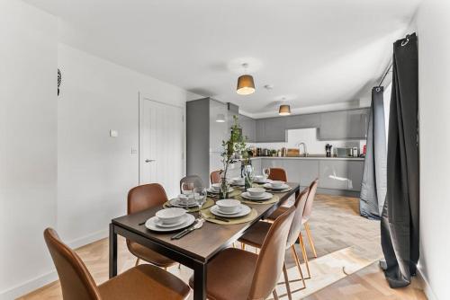 Large and Stylish Abode in Nottingham - Sleeps 15 in 諾丁漢市