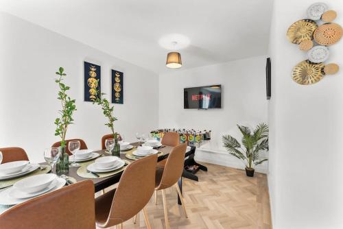 Large and Stylish Abode in Nottingham - Sleeps 15 in 諾丁漢市