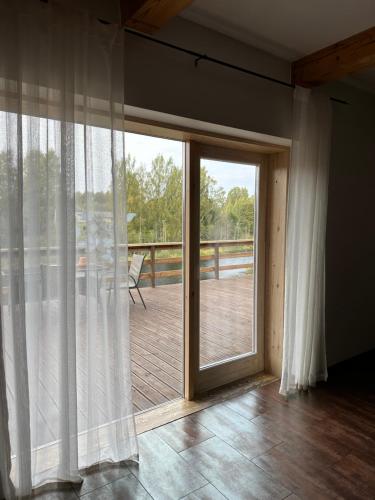 Balkons/terase, Kiisa Jahi- ja Matkamaja in Polvamā
