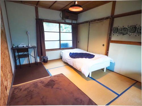 四国旅行のHUB拠点 古民家ゲストハウスheso house Room Type - Twin Room with Shared Bathroom