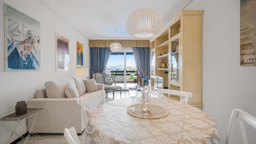 1 Bedroom Apartment with Sea Views in Medina Garden - Puerto Banús - image 10