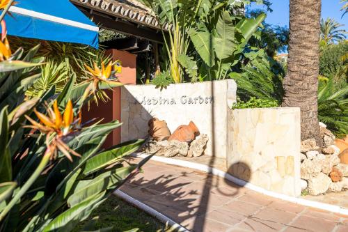 1 Bedroom Apartment with Sea Views in Medina Garden - Puerto Banús - main image