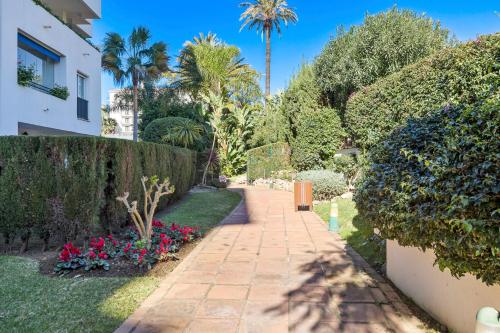 1 Bedroom Apartment with Sea Views in Medina Garden - Puerto Banús - image 14