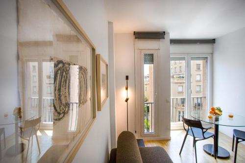 One-Bedroom Apartment image 7