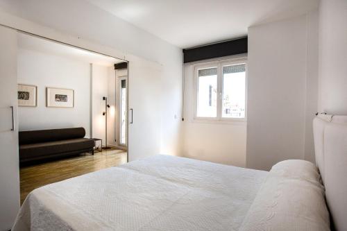 One-Bedroom Apartment image 4