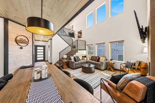 Parkway Pool Retreat Hot Tub Foosball Arcade