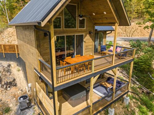 Bobber Bungalow Lake View Hot Tub Arcade Games in Dandridge, USA