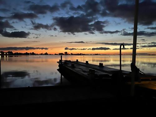 ทัศนียภาพ, Winter at Surla Houseboat Splendid at Marina Monnickendam in มอนนิกเคนแดม