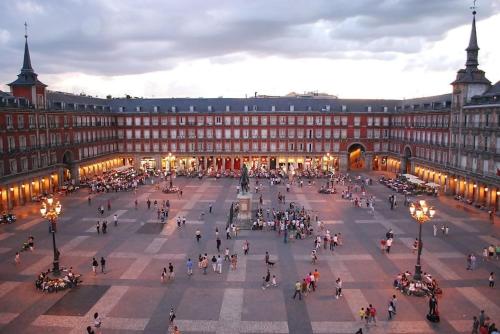 NEW APT-LOCATION LOCATION LOCATION!(BAR), Madrid