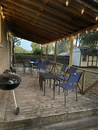 Rustic Elegant 6Bed 4Bath Home Great For Groups in Hearne (Texas)