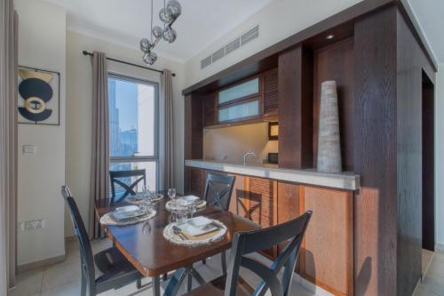 Luxury 1-Bedroom Apartment with Burj Khalifa view, Dubaï (photo 3)
