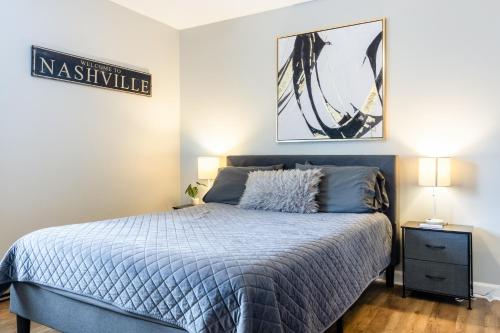 Charming 2 Bedroom Condo in Nashville with Free Parking in Nashville, USA