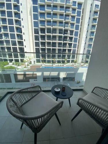 Lovely Apt Near The Burj with Pool, Gym & BBQ Area, Dubai (Foto 10)