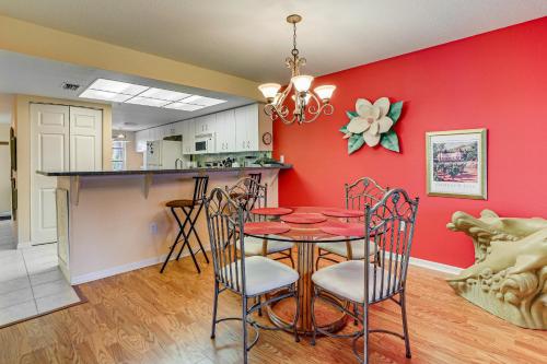 8 Mi to Beach w/ Pool Access: Englewood Condo! in Placida (FL)
